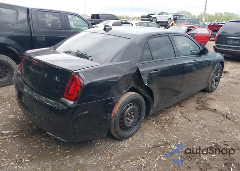 2021 Chrysler 300 Touring z USA, uszkodzony, nr VIN 2C3CCAAG6MH558382